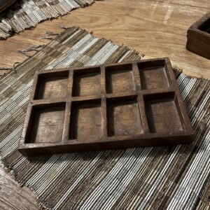 D1-10 8 Hole Jewelry Tray