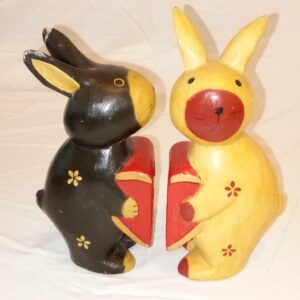 D3-09 Wooden Rabbit Statue Couple