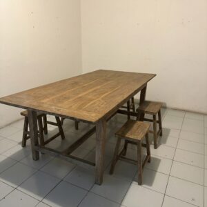 D8-01 Rustic Table