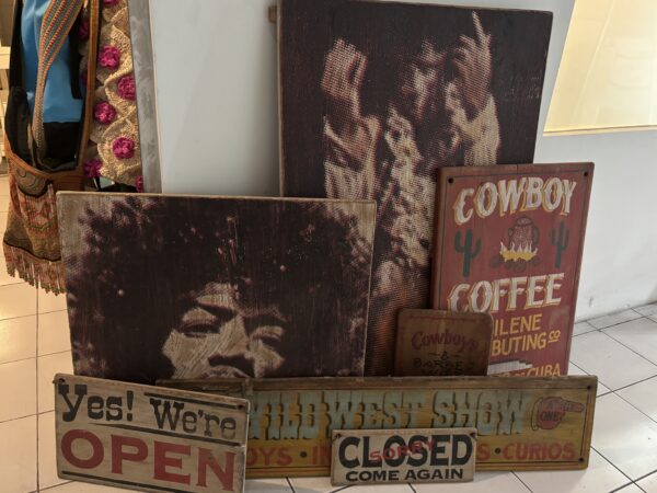 Wooden Restaurant Decorations Set of 7